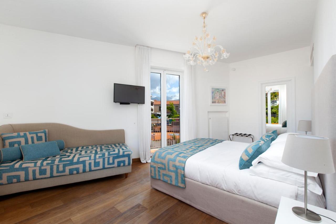 Sorrentovibes - Luxury Home Sea View & Jacuzzi In Sorrento Centre Exteriör bild