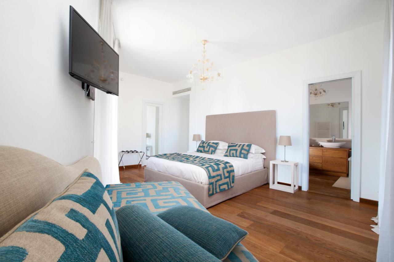Sorrentovibes - Luxury Home Sea View & Jacuzzi In Sorrento Centre Exteriör bild