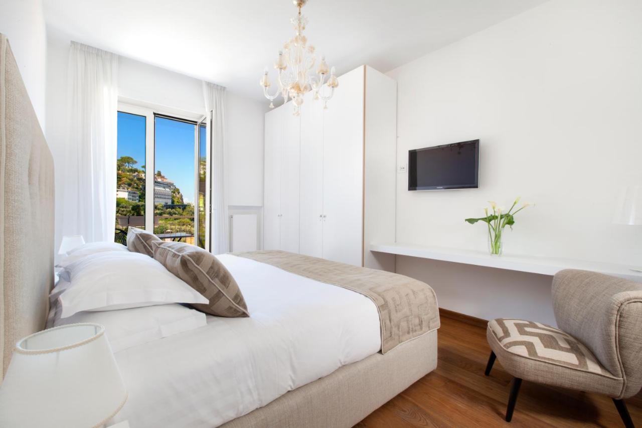 Sorrentovibes - Luxury Home Sea View & Jacuzzi In Sorrento Centre Exteriör bild
