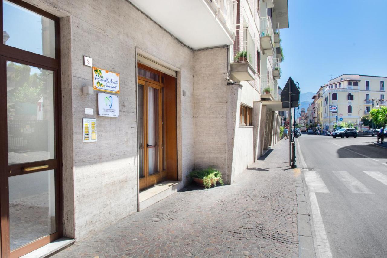 Sorrentovibes - Luxury Home Sea View & Jacuzzi In Sorrento Centre Exteriör bild