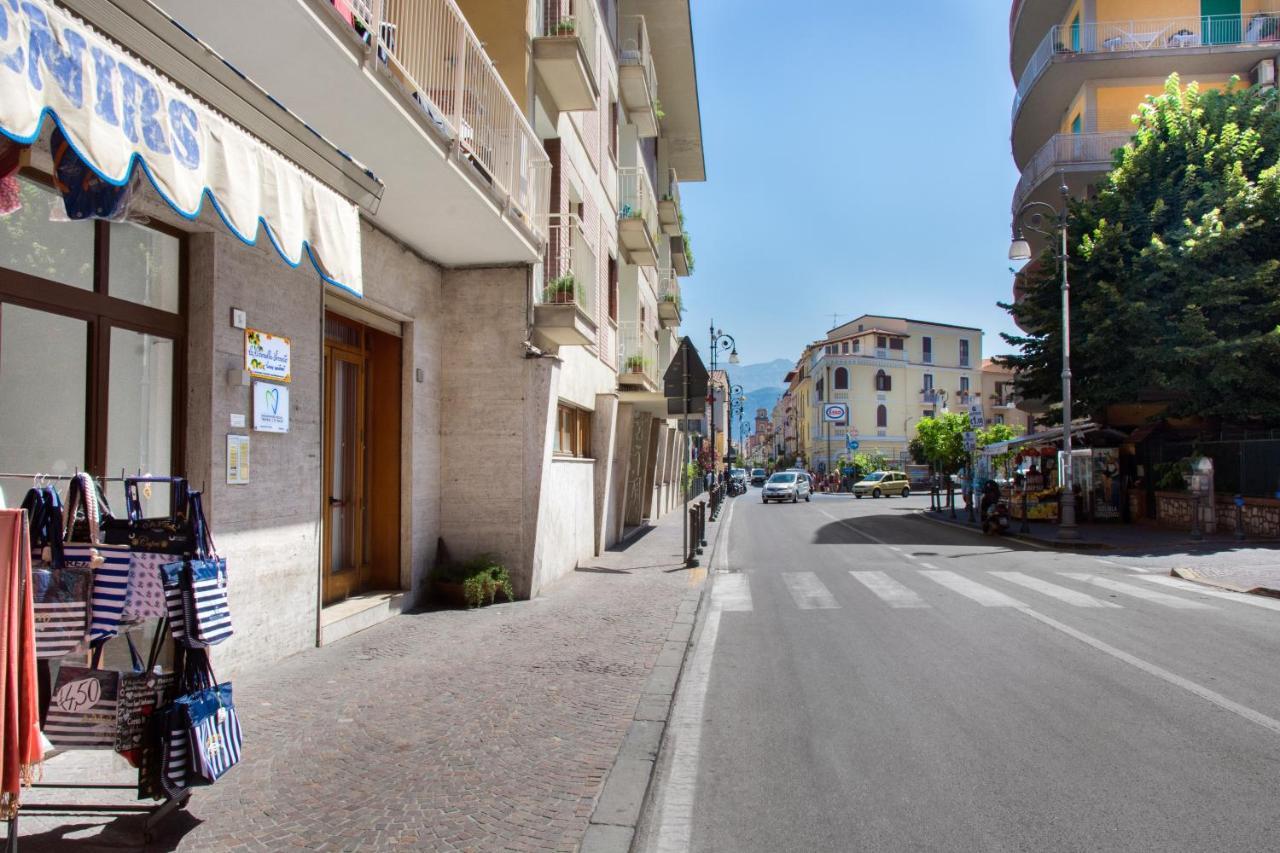 Sorrentovibes - Luxury Home Sea View & Jacuzzi In Sorrento Centre Exteriör bild